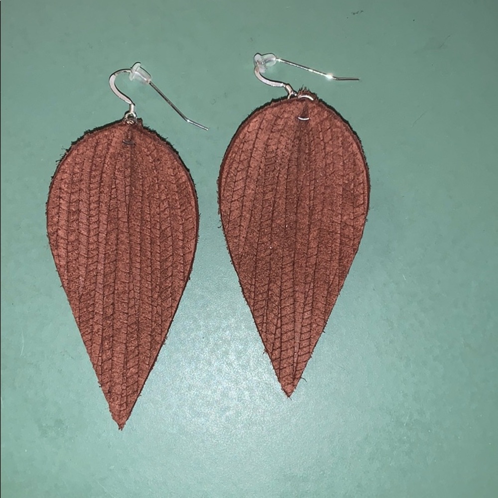 Women’s brown leather earrings!